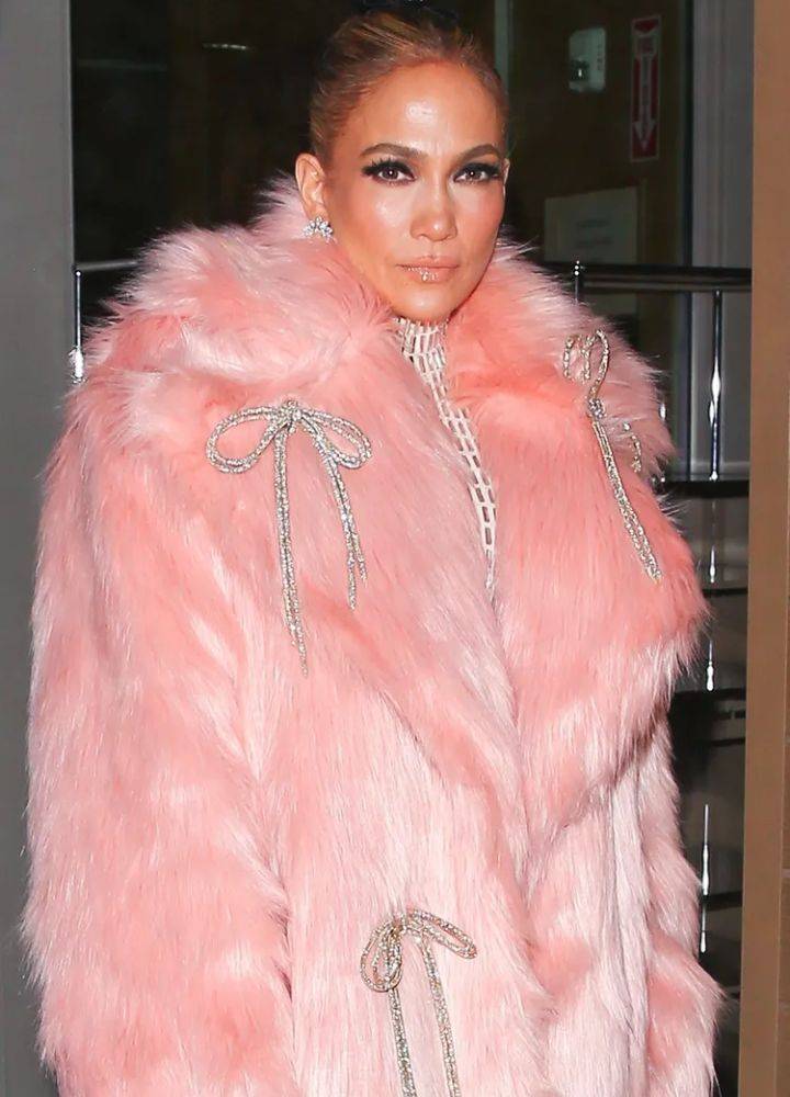 jennifer-lopez-grammys-2025-coat - Famous Jackets jennifer-lopez-grammys-2025-coat.jpg