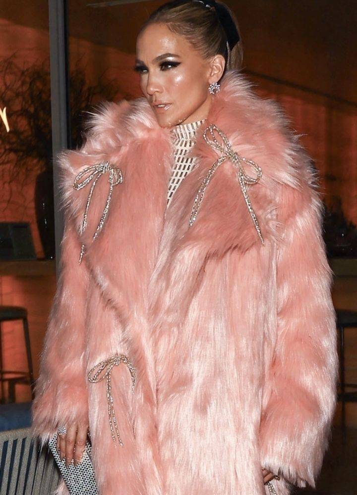 jennifer-lopez-grammys-shearling-coat - Famous Jackets jennifer-lopez-grammys-shearling-coat.jpg