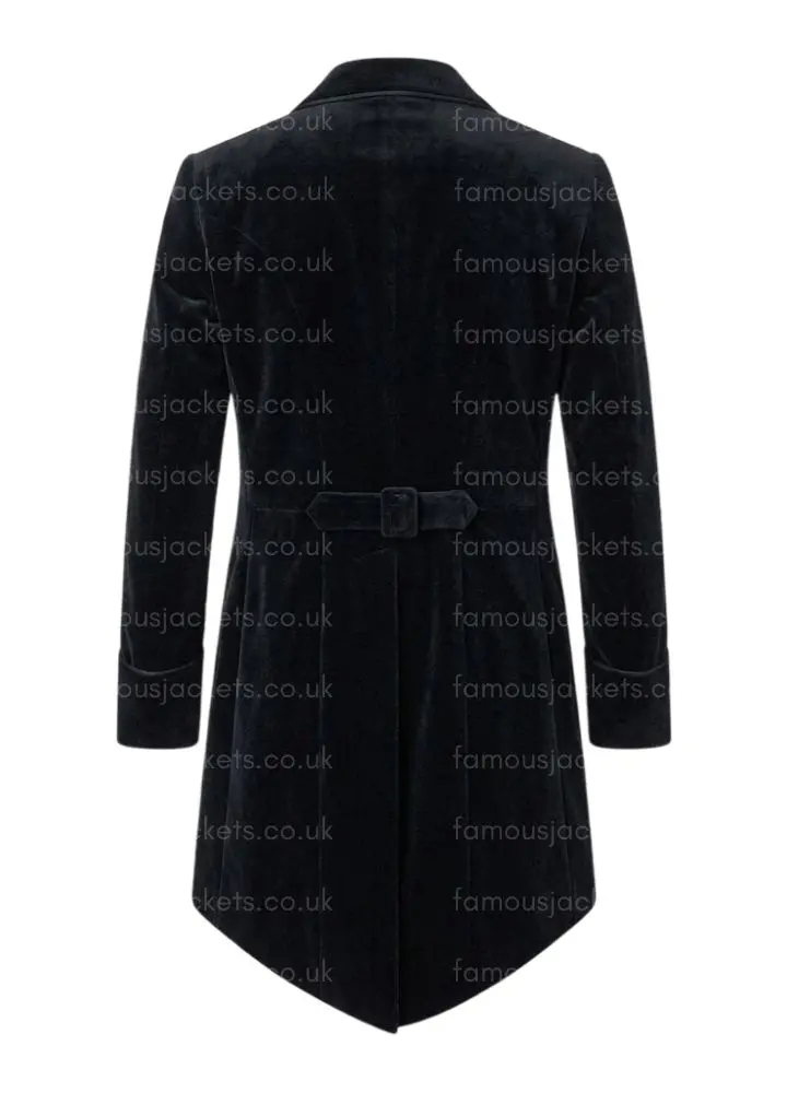 oscar-isaac-black-coat - Famous Jackets oscar-isaac-black-coat.webp